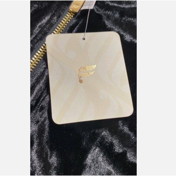 Fabletics Black Outerwear - Size Medium NWT - Picture 4 of 9